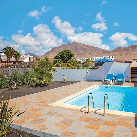 Vila Playa Blanca Sleeps 6 Air Con Wifi