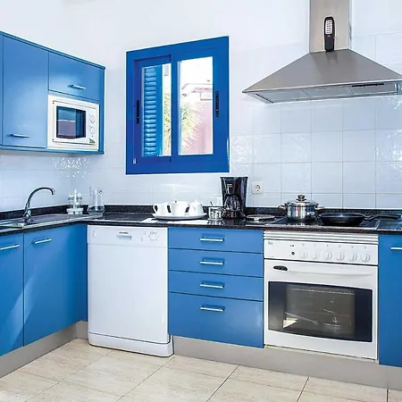 Playa Blanca Sleeps 6 Air Con Wifi 普拉亚布兰卡